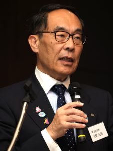 講演する大野知事